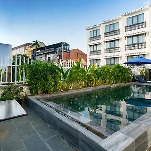The Present River Aparthotel